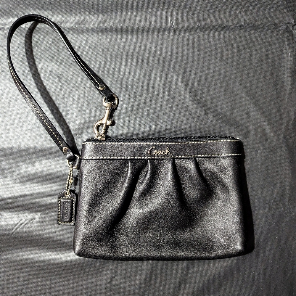 Coach Pleated Leather Black Wristlet Early 2000s Y2K